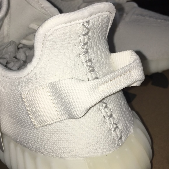Auth  adidas yeezy boost 350 v2 triple white 8.5 - Picture 4 of 7